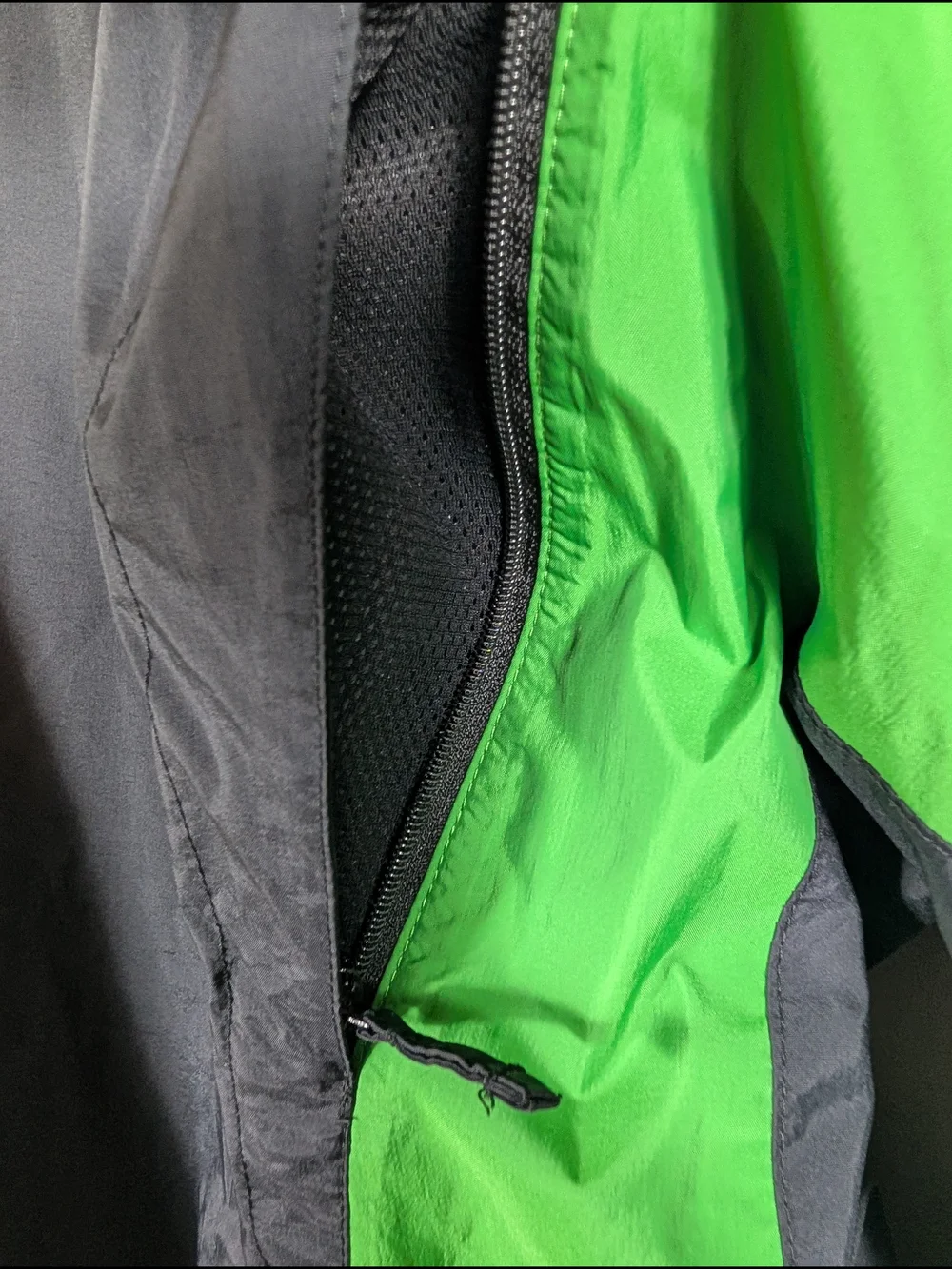 Burberry Golf Pullover Windbreaker Jacket Mens Size S Black Green Quarter Zip